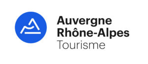 logo-auvergne-rhone-alpes-tourisme-blanc-cmjn